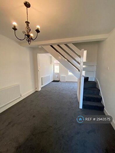 3 Bedroom Terraced House To Rent In Crescent St, Grimsby, DN31