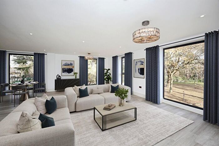 3 Bedroom Apartment For Sale In Alfred Place, Blossomfield Road, Solihull, B91