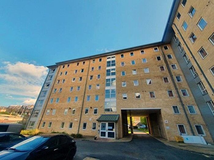 1 Bedroom Flat For Sale In Great Horton Road, Bradford, BD7