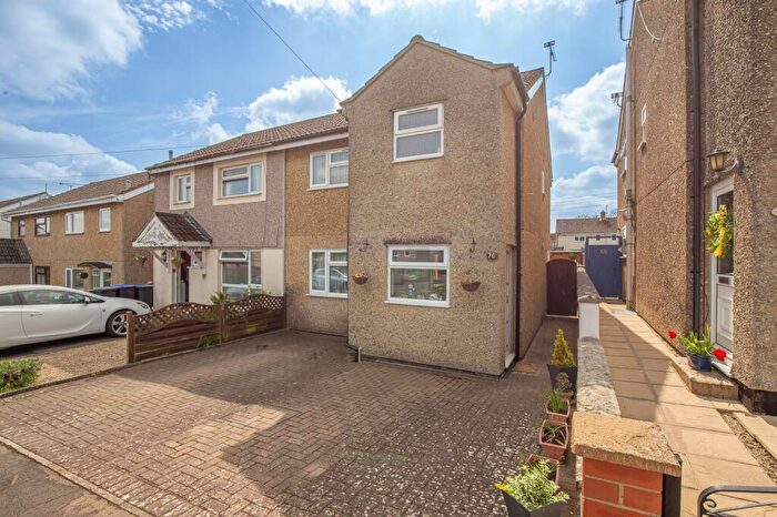 3 Bedroom Semi-Detached House For Sale In Parklands, Malmesbury, SN16