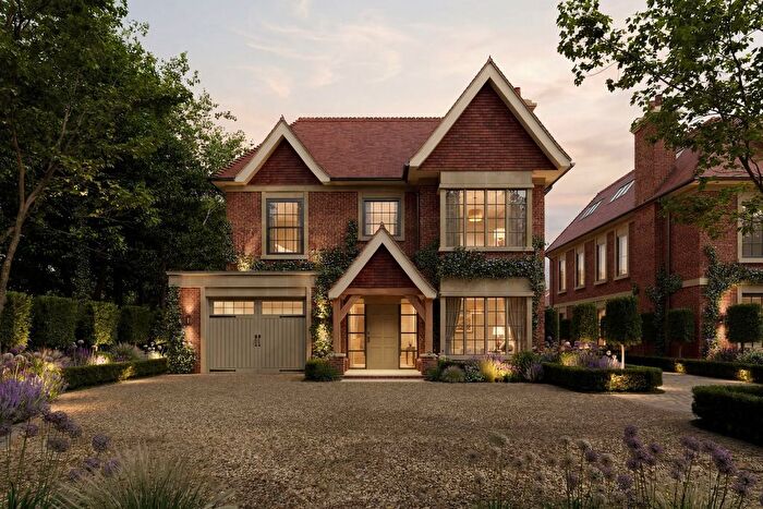 5 Bedroom Detached House For Sale In Woodland Avenue, Cranleigh, GU6