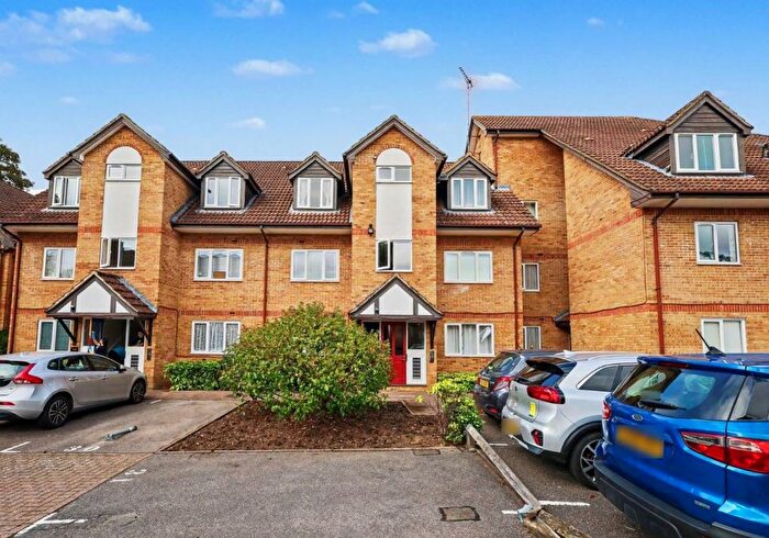 1 Bedroom Flat For Sale In Rochester Drive, Watford, Hertfordshire, WD25