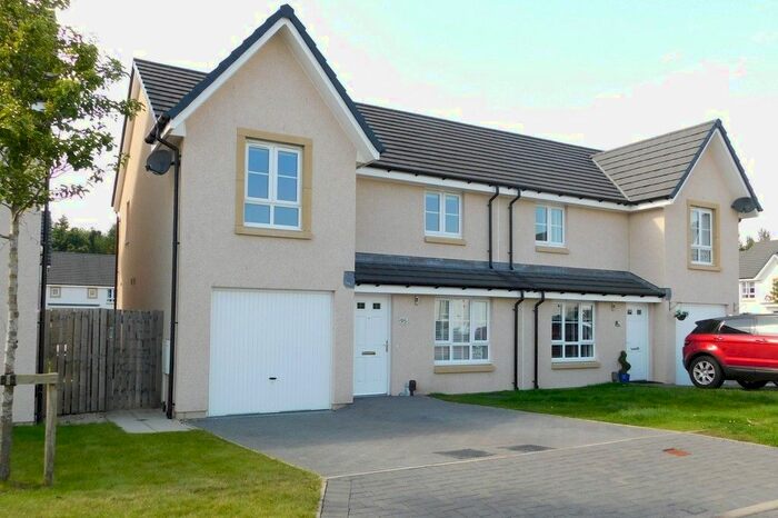 3 Bedroom Semi-Detached House To Rent In Howatston Court, Livingston, EH54