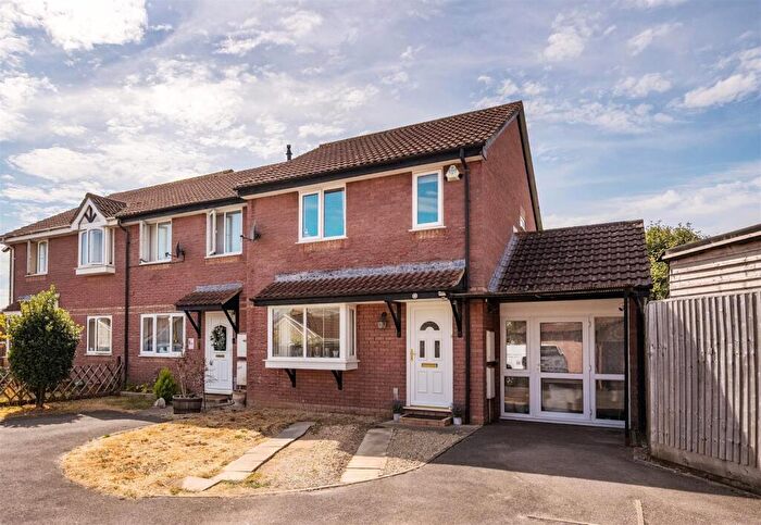3 Bedroom Semi-Detached House For Sale In Speedwell Close, Trowbridge, BA14