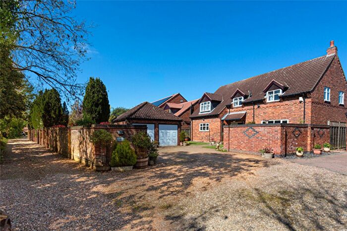 4 Bedroom Detached House For Sale In Yew Tree Close, Acaster Malbis, York, North Yorkshire, YO23