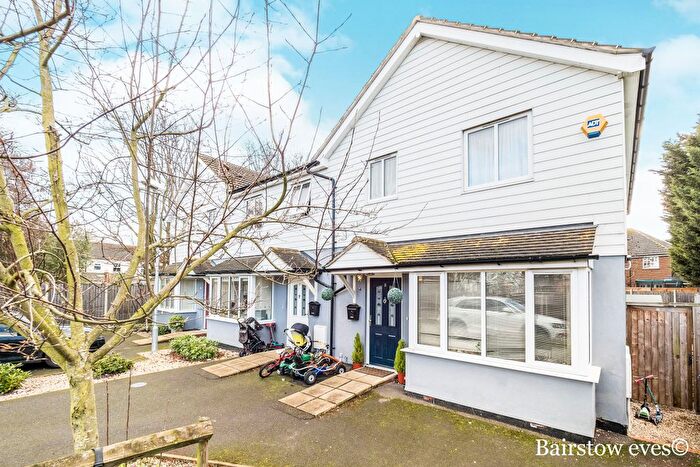 3 Bedroom Property To Rent In Honey Mews, Romford, RM7