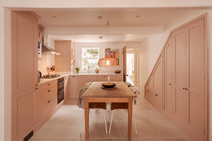 3 Bedroom Terraced House For Sale In Hanover Terrace, Brighton, BN2