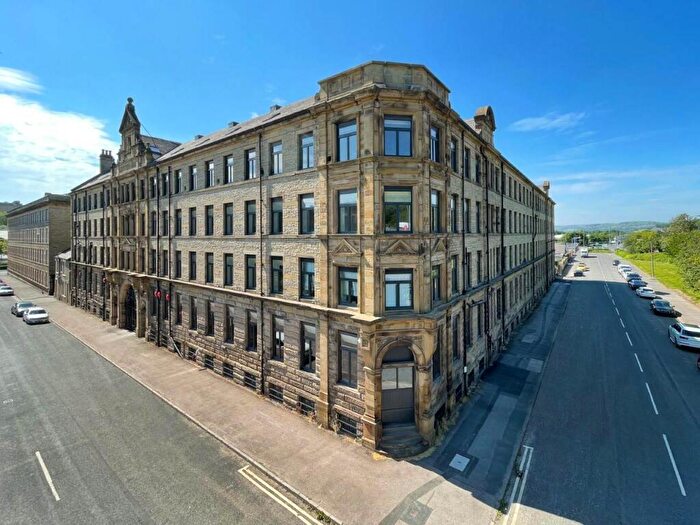2 Bedroom Apartment To Rent In Conditioning House, Cape Street, BD1