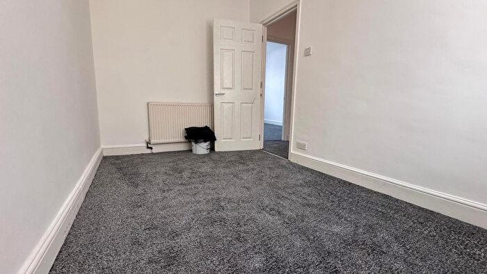 2 Bedroom End Of Terrace House To Rent In Langthorne Rd, Leytonstone, E11