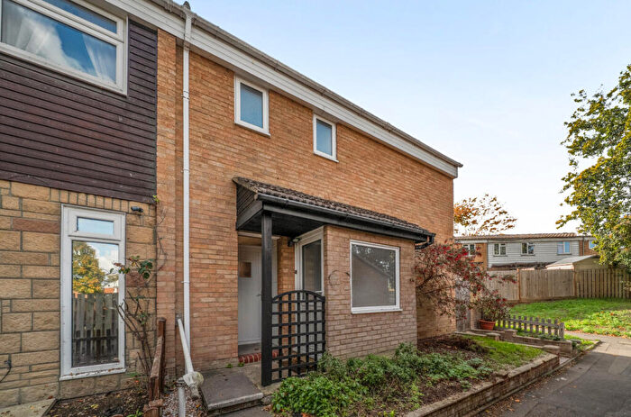 2 Bedroom End Of Terrace House For Sale In Lochinver, Bracknell, Berkshire, RG12