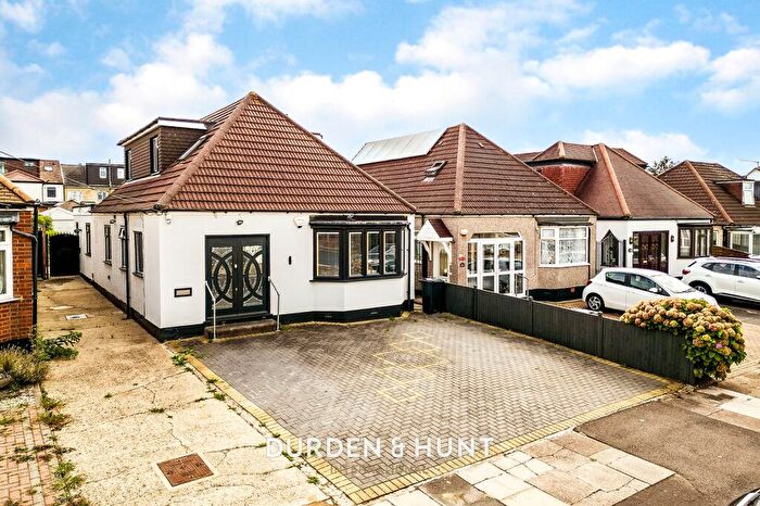 3 Bedroom Detached Bungalow For Sale In Ewellhurst Road, Clayhall, IG5