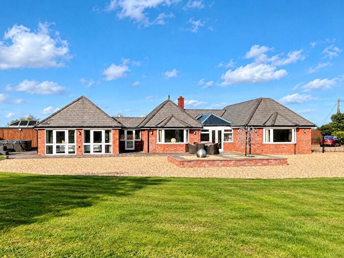 4 Bedroom Bungalow To Rent In Alberbury Road, Ford, Shrewsbury, Shropshire, SY5
