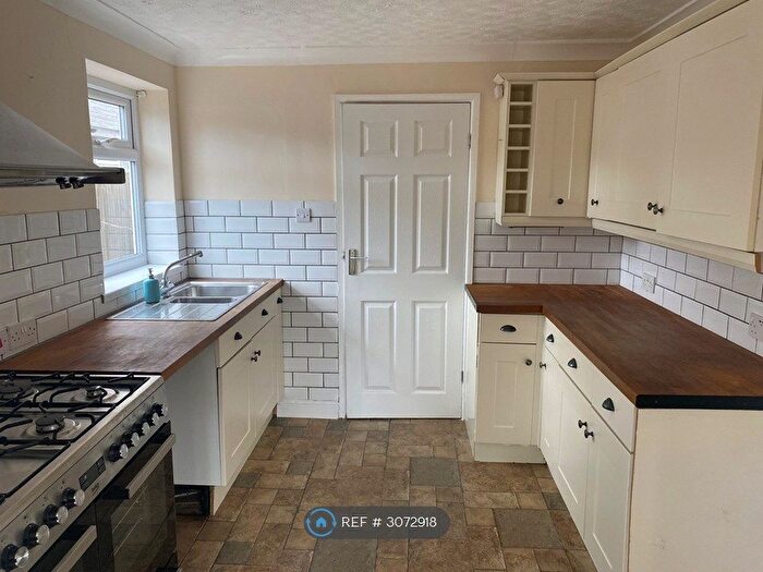 3 Bedroom Semi-Detached House To Rent In Shipbourne Road, Tonbridge, TN10
