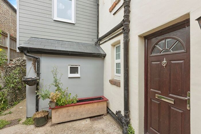 1 Bedroom Maisonette For Sale In Main Road, Sutton At Hone, Dartford, Kent, DA4