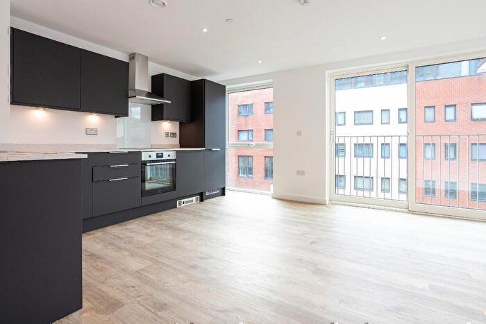 2 Bedroom Flat To Rent In Flat, Hairpin House, Birmingham, B12