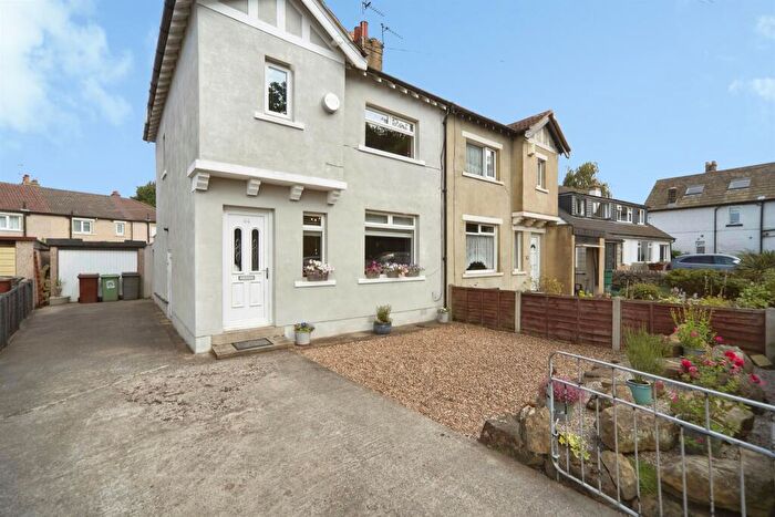3 Bedroom Semi-Detached House For Sale In Ings Lane, Guiseley, Leeds, LS20