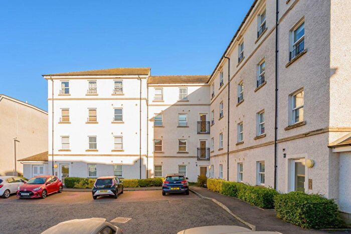 2 Bedroom Flat For Sale In Edgar Street, Dunfermline, KY12