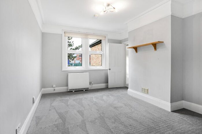 1 Bedroom Flat For Sale In Wherwell Rd, Town Centre, Guildford, GU2