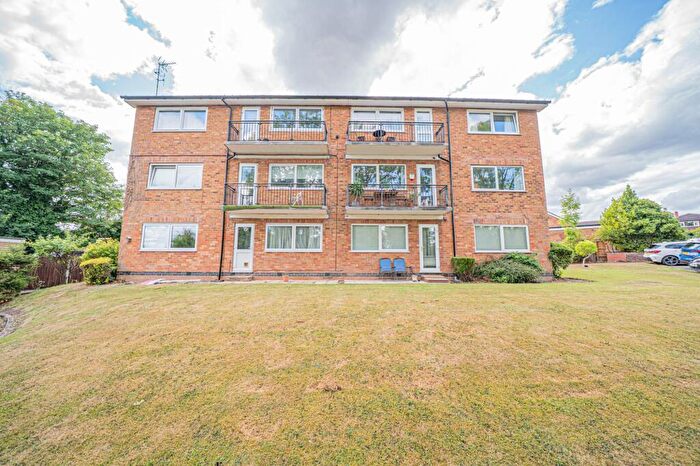 2 Bedroom Apartment For Sale In Meadow Drive, Hampton-In-Arden, B92