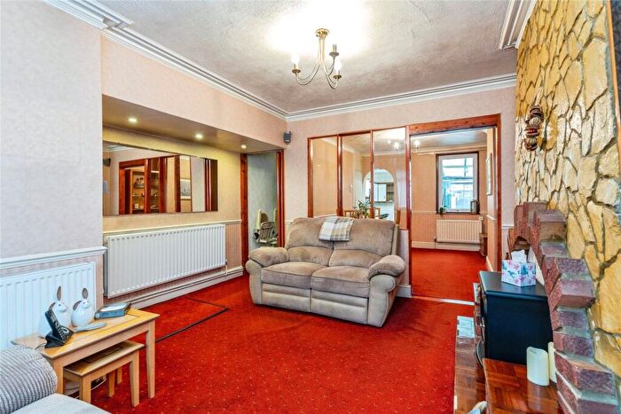 3 Bedroom Terraced House For Sale In Barnsole Road, Gillingham, Kent, ME7