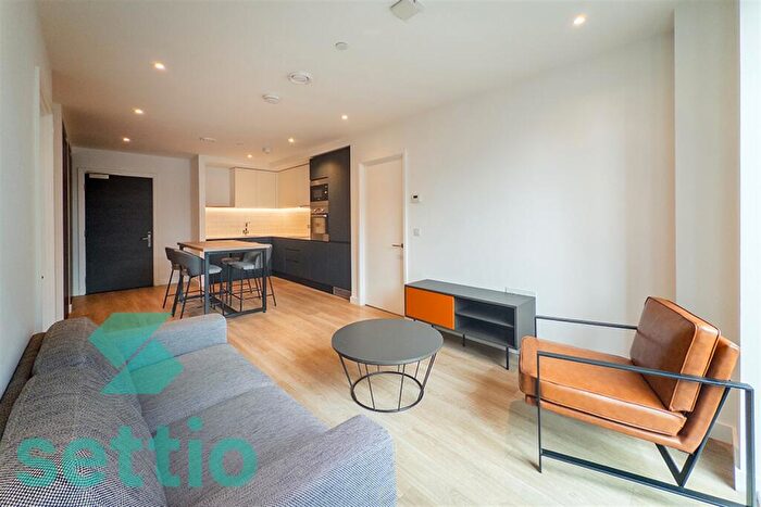 2 Bedroom Apartment To Rent In Circle Square, M1