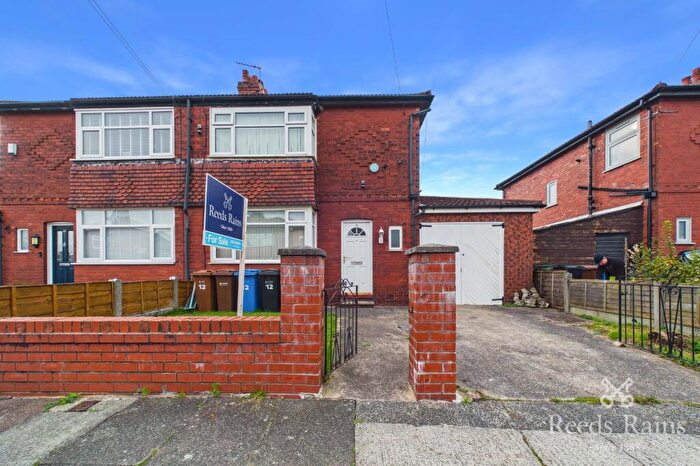 3 Bedroom Semi-Detached House For Sale In Hardman Road, Stockport, Greater Manchester, SK5