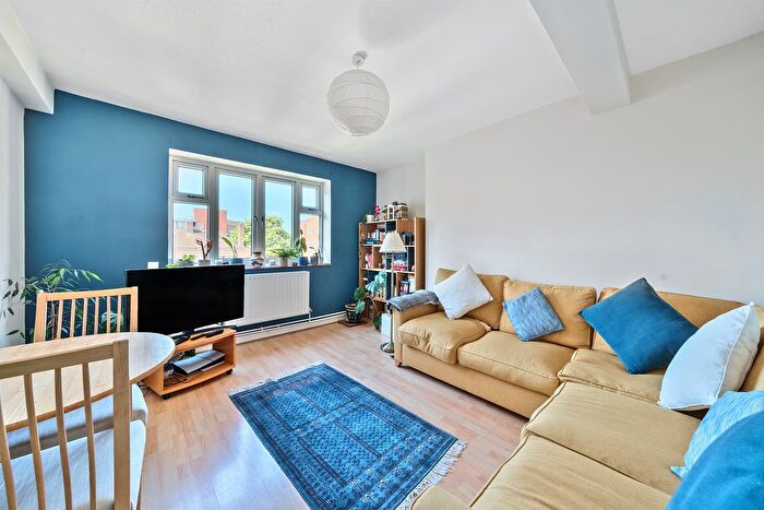 2 Bedroom Flat For Sale In Stockwell Gardens Estate, London, SW9