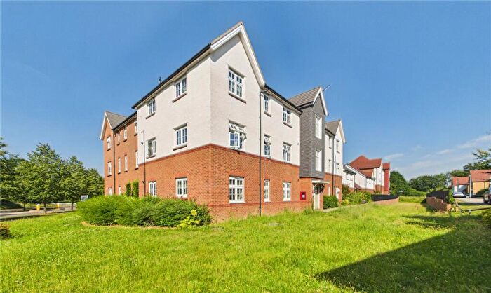 2 Bedroom Apartment For Sale In Austen Grove, Arborfield Green, Reading, Berkshire, RG2