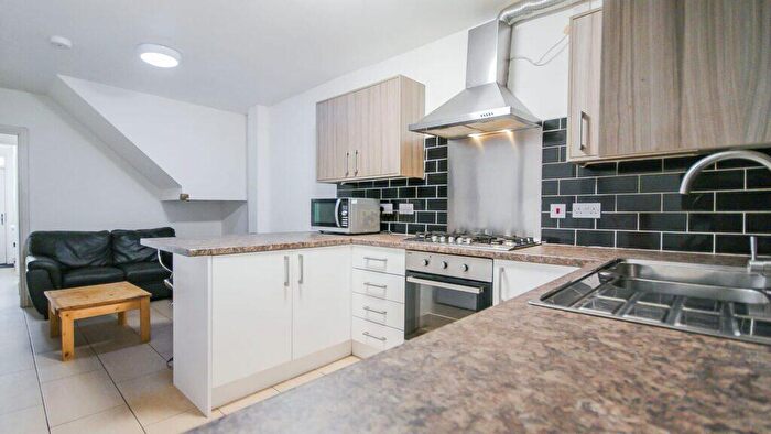 6 Bedroom Terraced House To Rent In Dawlish Road, Selly Oak, Birmingham, B29