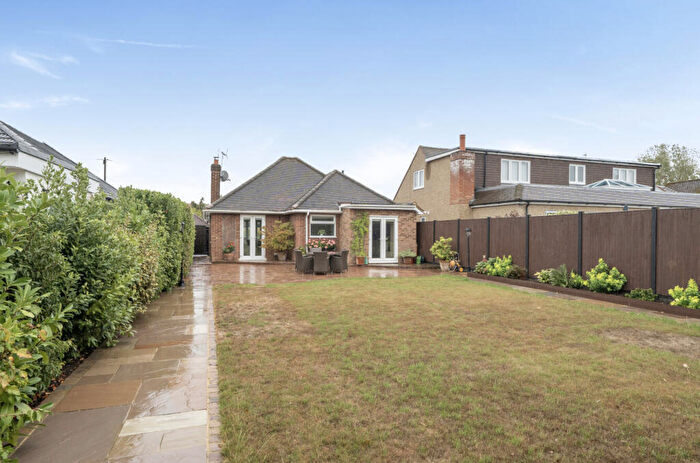 2 Bedroom Bungalow For Sale In Cambridge Avenue, Burnham, Slough, SL1