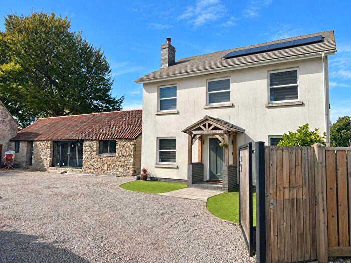 4 Bedroom Detached House For Sale In Exceptional Two-Property Opportunity – -Bed Detached House & -Bed Barn Conversion/currently Being Renovated, Felton, BS40