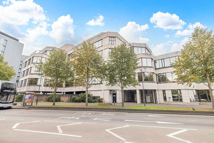 2 Bedroom Flat For Sale In High Street, Slough, SL1