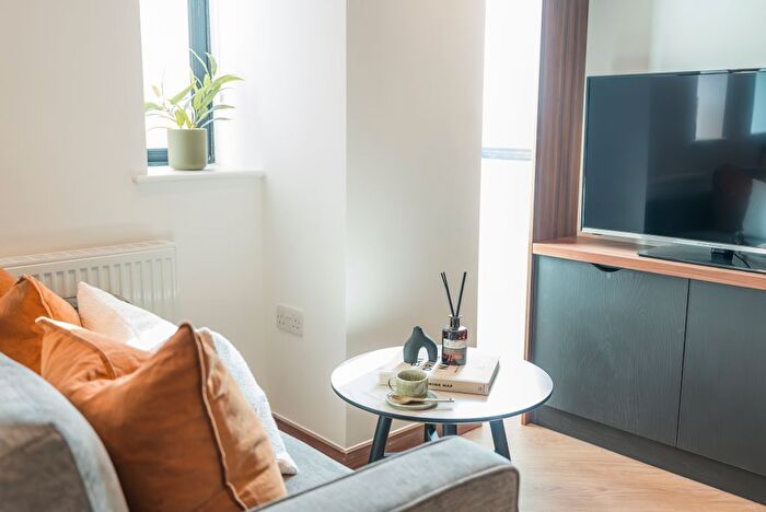 Studio To Rent In Wade Lane Wade Lane, Leeds, LS2
