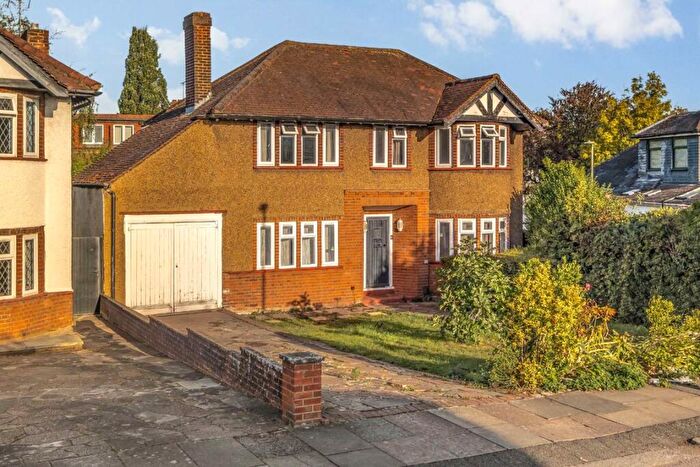 5 Bedroom Detached House For Sale In Elmgate Gardens, Edgware, HA8