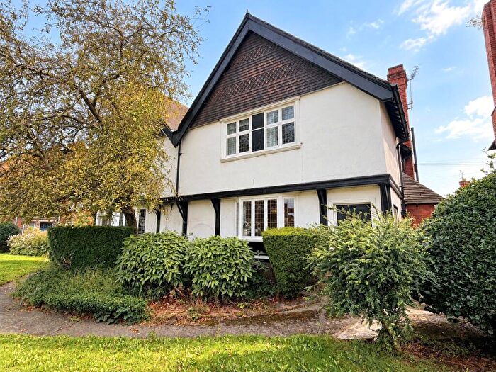 4 Bedroom Semi-Detached House For Sale In New Chester Road, Wirral, Merseyside, CH62