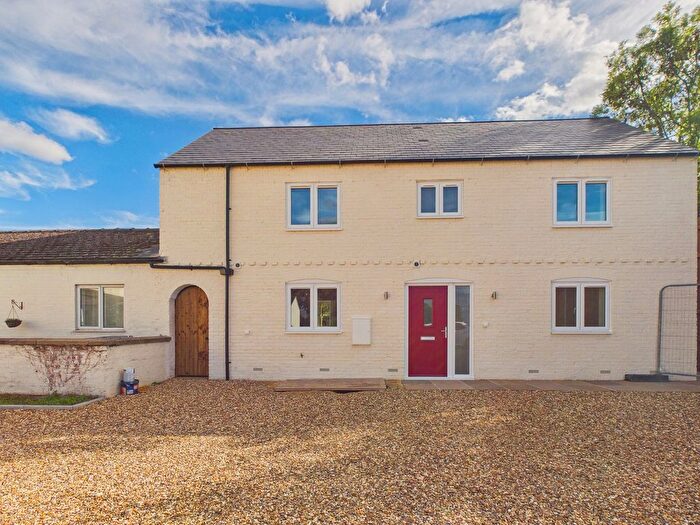 3 Bedroom Semi-Detached House To Rent In Oundle Road, Alwalton, Peterborough, PE7