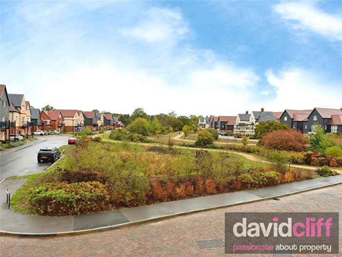 2 Bedroom Flat For Sale In Woodward Lane, Warfield, Bracknell, Berkshire, RG42
