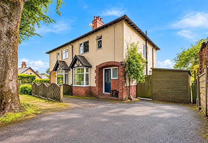 3 Bedroom Semi-Detached House For Sale In Curzon Road, Buxton, Derbyshire, SK17