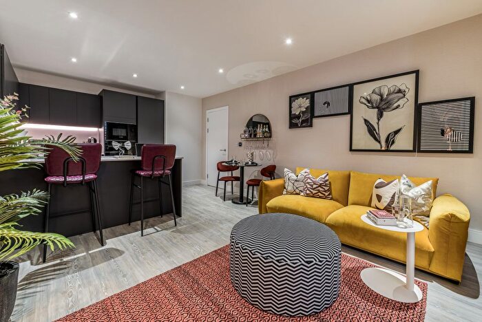 1 Bedroom Flat For Sale In Dagenham Green, Kent Avenue, Dagenham, RM9