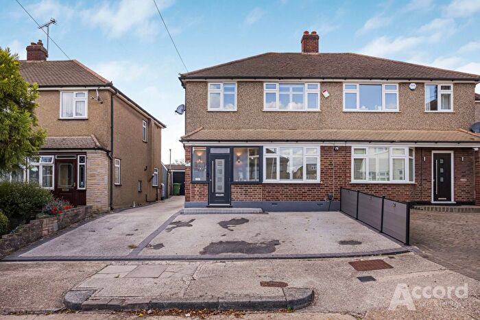 3 Bedroom Semi-Detached House For Sale In Greenock Way, Romford, RM1