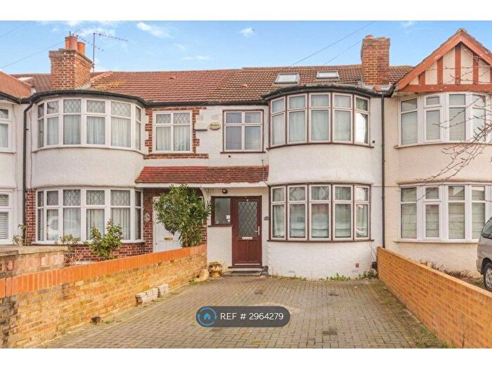 4 Bedroom Terraced House To Rent In Hodder Drive, Perivale, Greenford, UB6