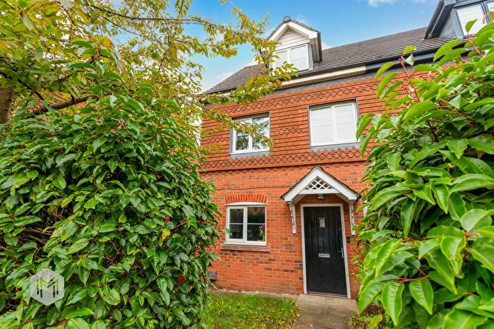 4 Bedroom Semi-Detached House For Sale In Rylands Drive, Warrington, WA2