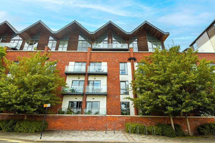 2 Bedroom Flat For Sale In Park Way, Newbury, RG14