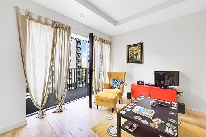1 Bedroom Flat For Sale In Grantham House, Botanic Square, E14