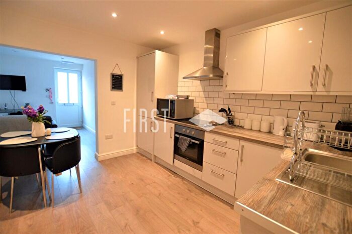 2 Bedroom Flat To Rent In Brentwood Road, Clarendon Park, LE2
