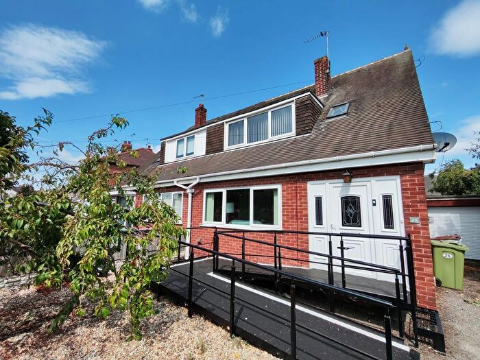3 Bedroom Semi-Detached Bungalow For Sale In Sunny Bank, Knottingley, WF11