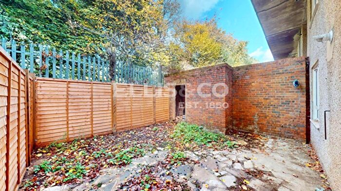 3 Bedroom Maisonette For Sale In Community Road, Greenford, UB6