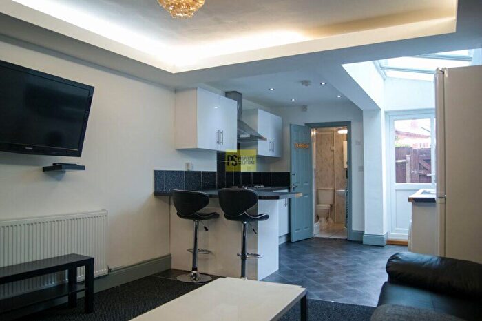 4 Bedroom Terraced House To Rent In Dogpool Lane, Stirchley, B30