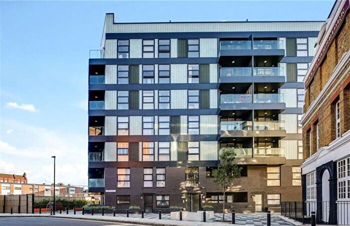 2 Bedroom Flat For Sale In Esker Place, Cambridge Heath, E2