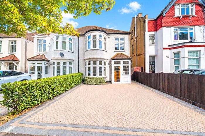 3 Bedroom Semi-Detached House For Sale In Queen Anne Avenue, Bromley, Kent, BR2